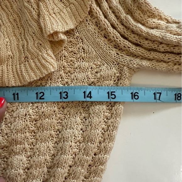 Free People Crazy In Love Tan Cream Ruffle Knit Long Sleeve Sweater Blouse Sz XS - Picture 12 of 12